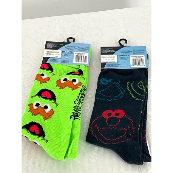 Sesame‎ Street Men's Crew Socks Set/2 pr Size 9-13 Includes Oscar & Elmo - Picture 2 of 6